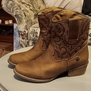 Sterling River Boots 7 1/2